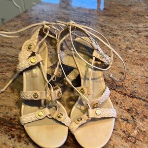 3 inch bcbg max azaria. Size 7. Laces